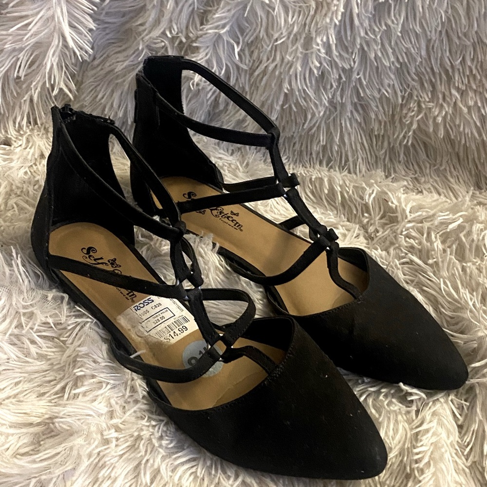 Womens black flat shoes